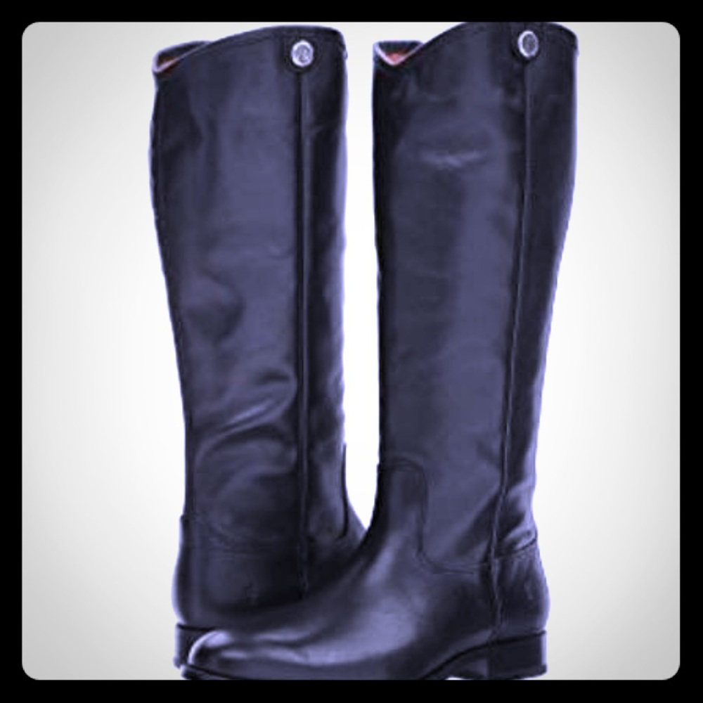 FYE BOOTS .. MELISSA BUTTON